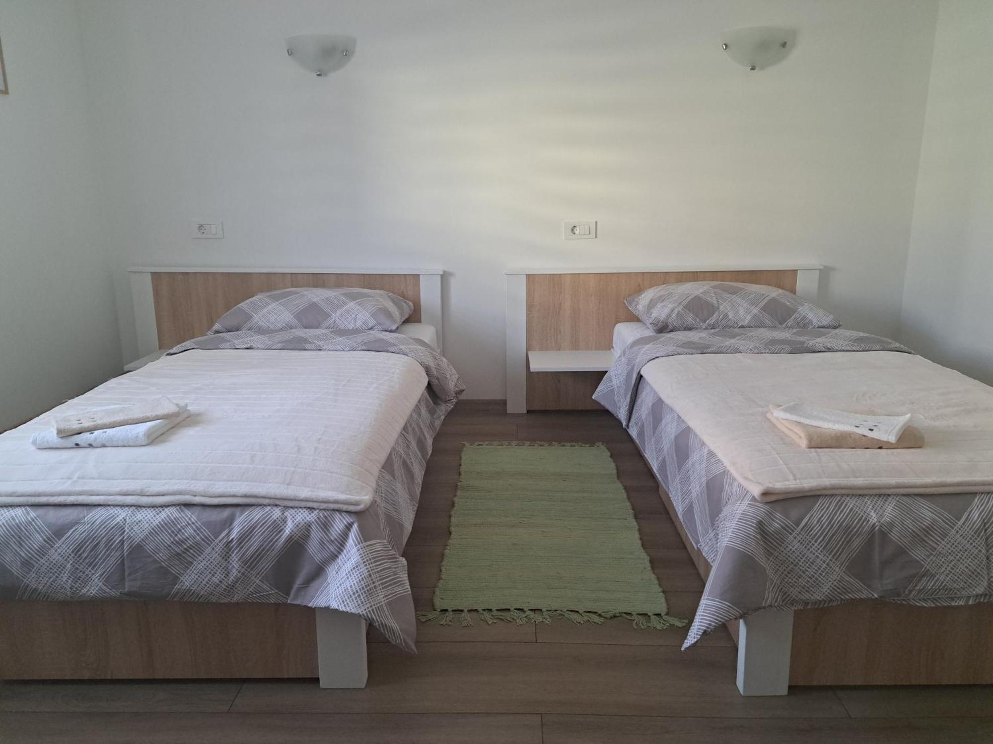 Apartman Luma Ґоспич Екстер'єр фото